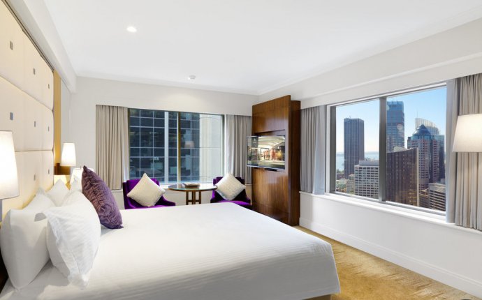 Amora Hotel Jamison Sydney, Sydney, Deluxe Corner King, Guestroom