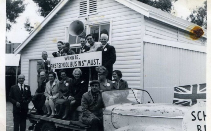 Winkie Primary School lorry re-enactment - ABC News (Australian